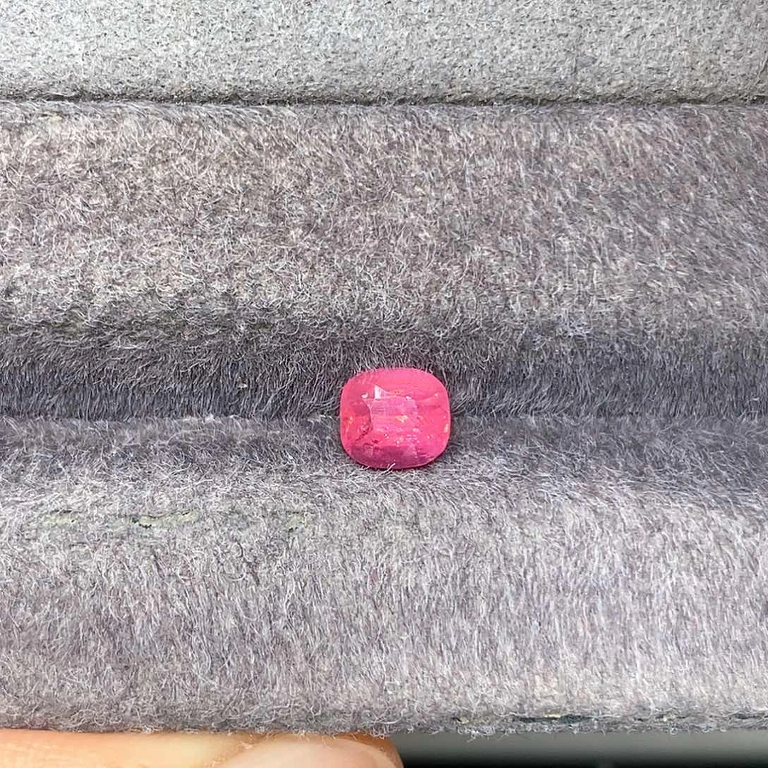 尖晶石裸石1.02克拉天然甜橙色马亨盖