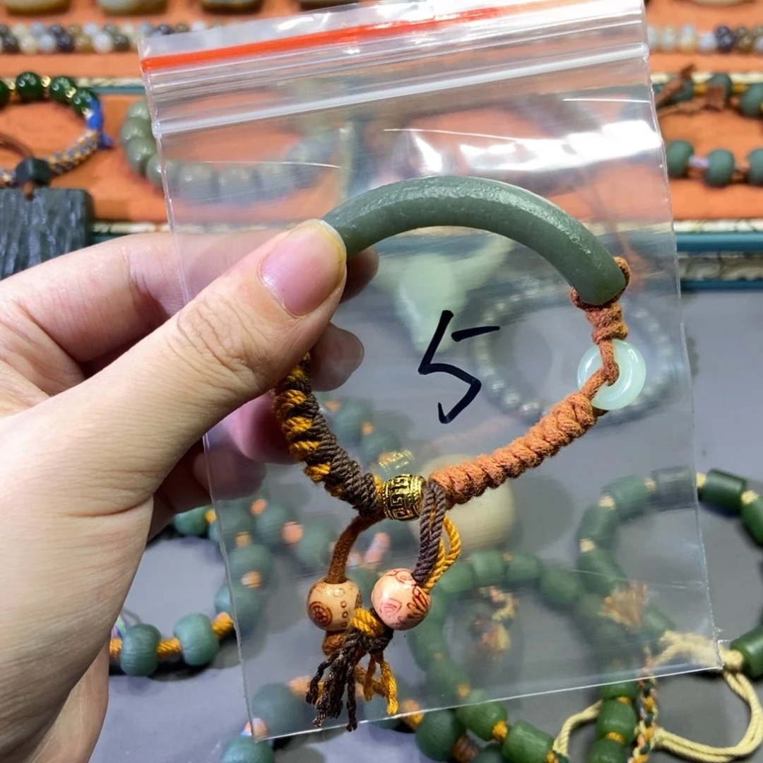 和田玉颈饰未镶嵌共****^