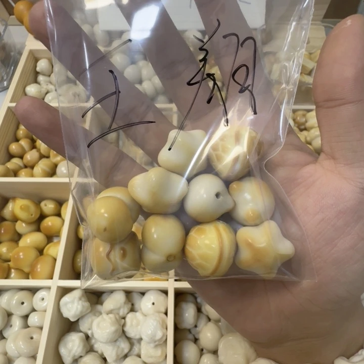 吊坠菩提根/象牙果王**?