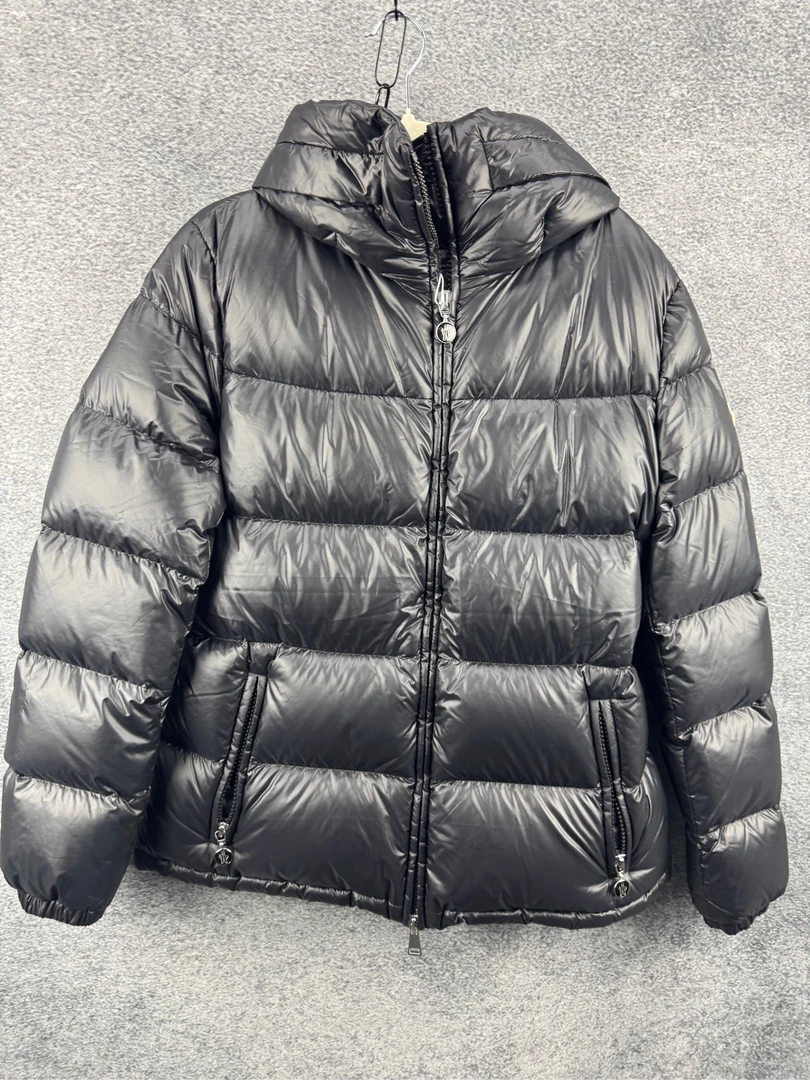 99新 MONCLER san0670/经典纯色羽绒服/尺码4