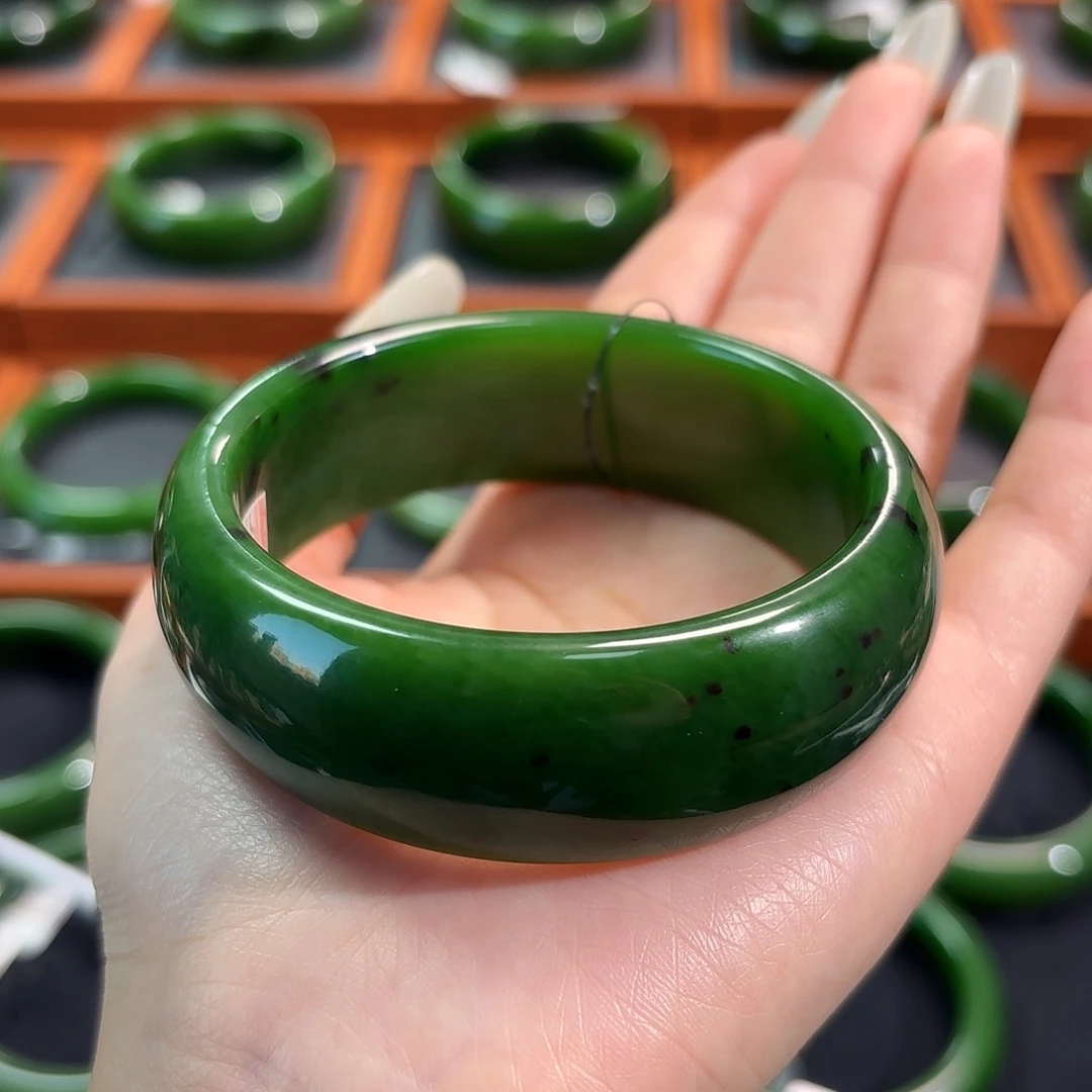 和田玉（碧玉）未镶嵌手镯红皮菠菜绿