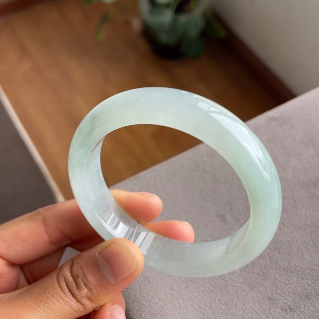 翡翠未镶嵌手镯冰透