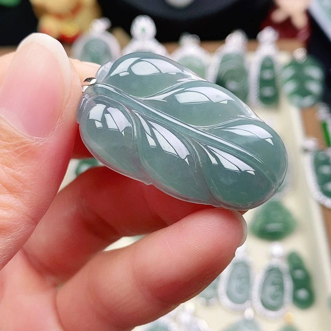 颈饰未镶嵌翡翠吊坠
