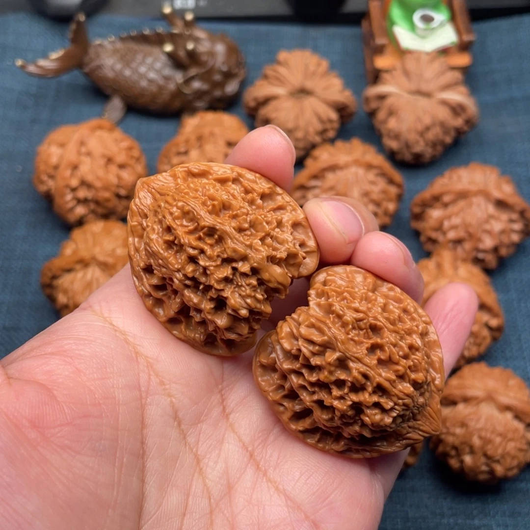 文玩核桃把件37凹底满天星全品