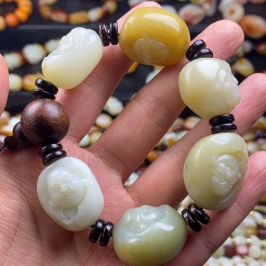 和田玉颈饰未镶嵌