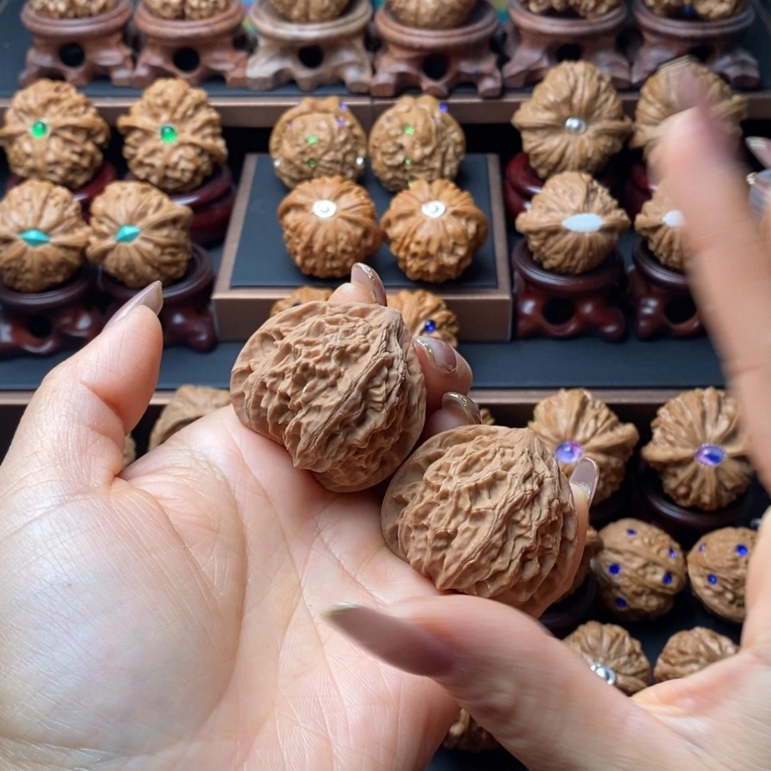 糖***)文玩核桃吊坠雪灯笼