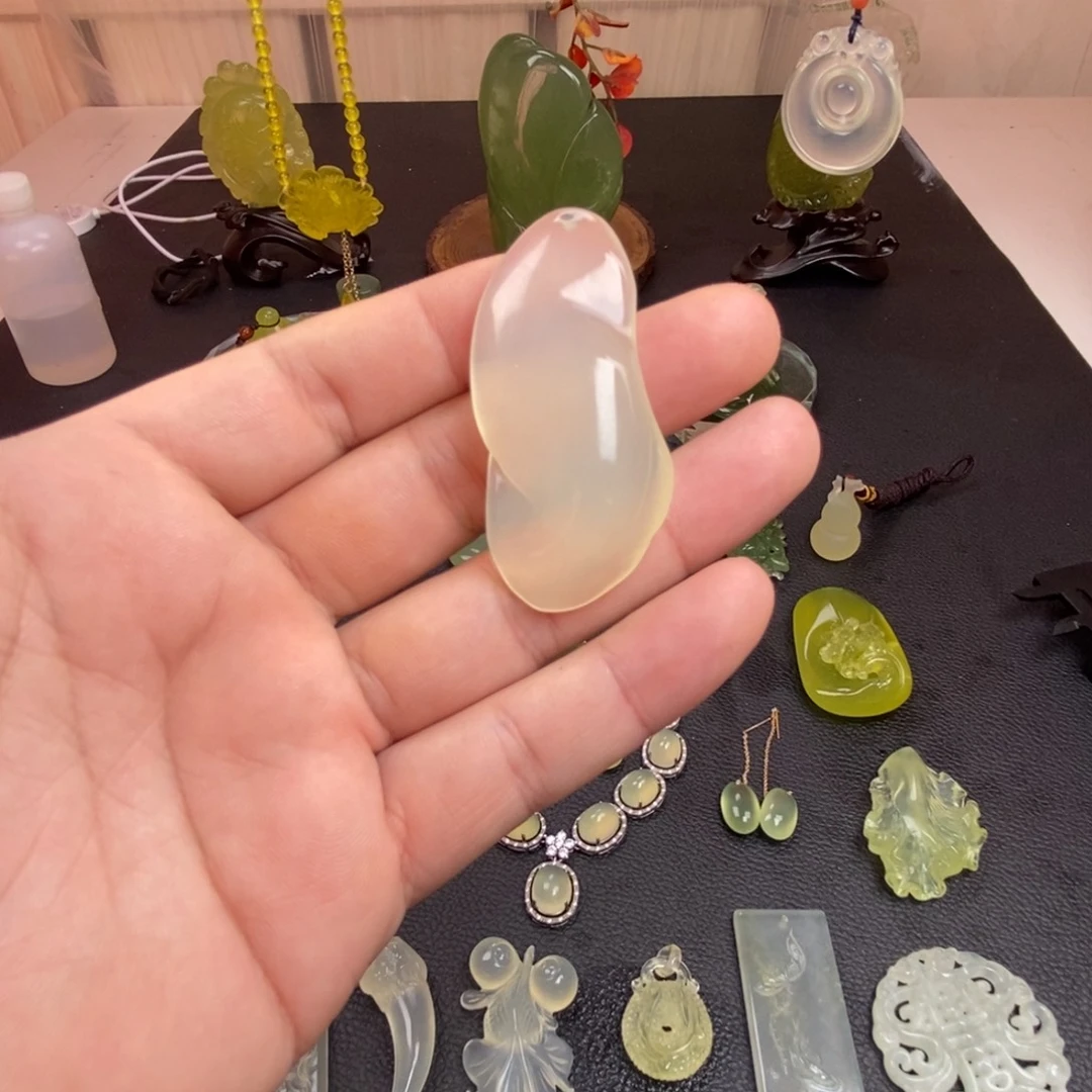 蛇纹石玉合金颈饰