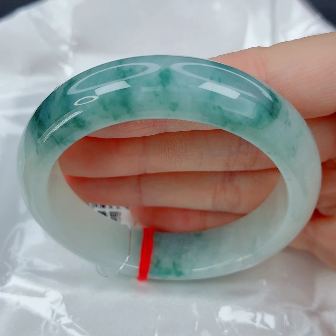 翡翠未镶嵌手镯52.7正圈，版型好，飘蓝花，性价比高，07