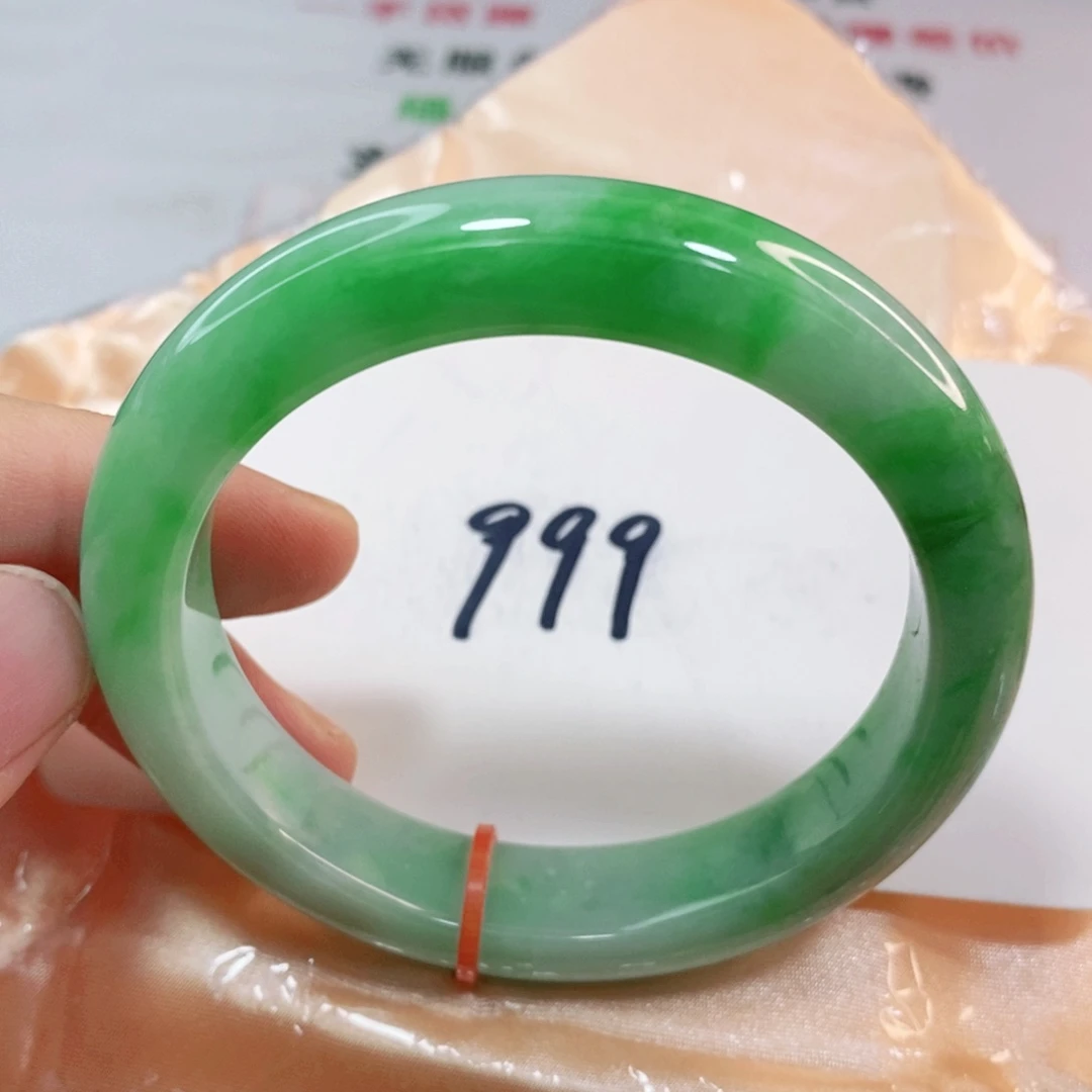 翡翠手镯未镶嵌57.58圈口