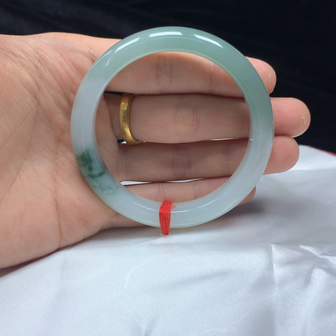 翡翠未镶嵌手镯（圆镯）54.1