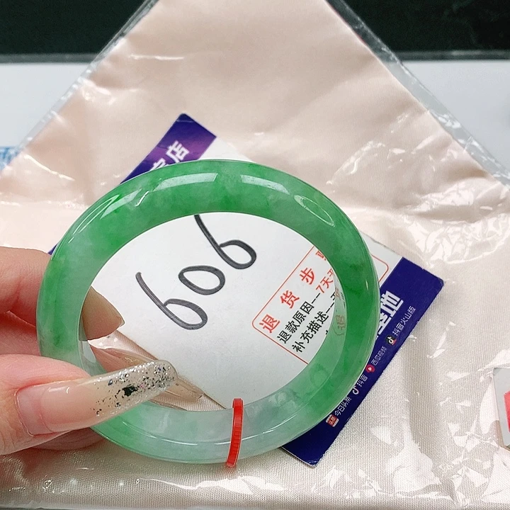 未镶嵌手镯翡翠翡翠手镯
