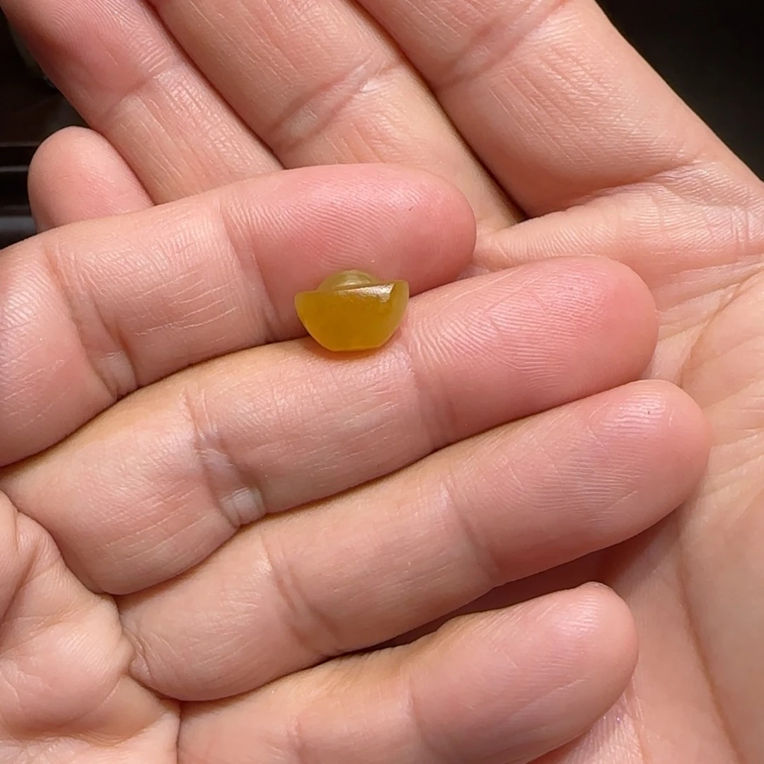 和田玉颈饰未镶嵌火**青