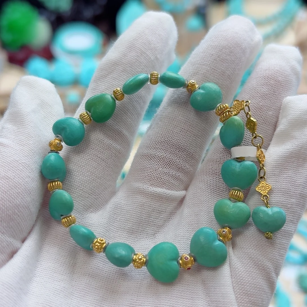 绿松石未镶嵌珠宝奇石