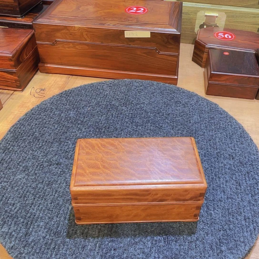 花梨木类家具扣盒