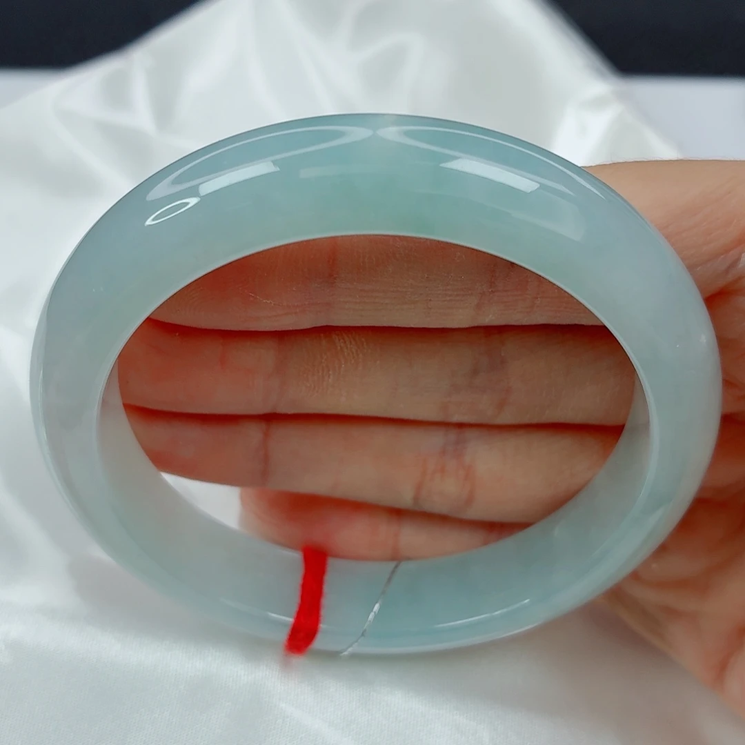 翡翠未镶嵌手镯58.5正圈，淡蓝水头好，沙眼，027