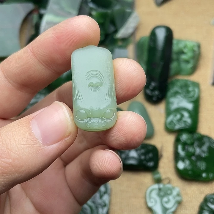 和田玉（碧玉）未镶嵌颈饰