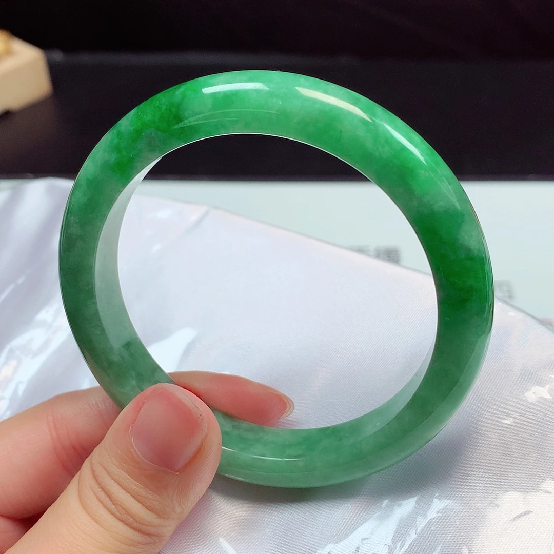 翡翠未镶嵌手镯1493