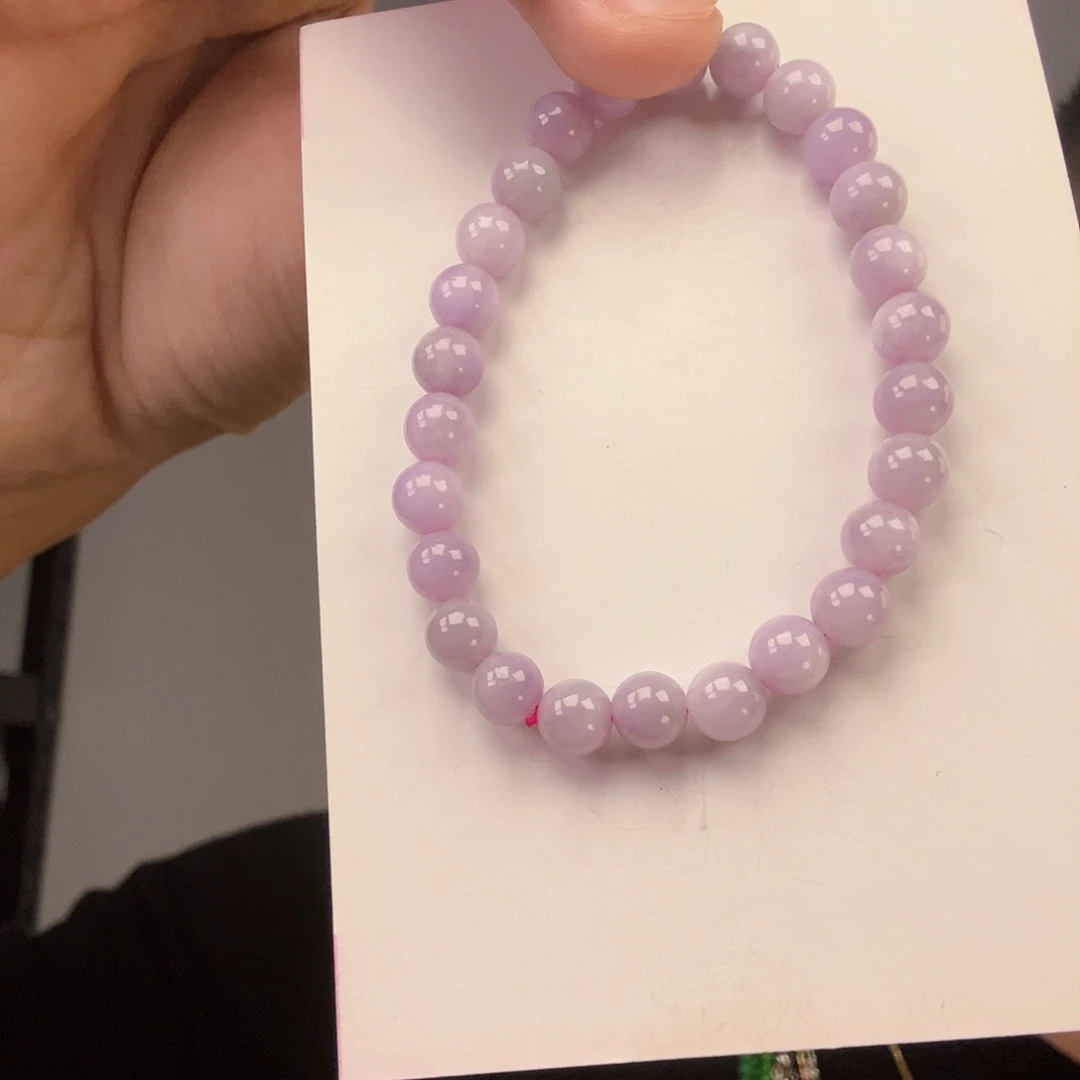 c***i翡翠未镶嵌颈饰一件