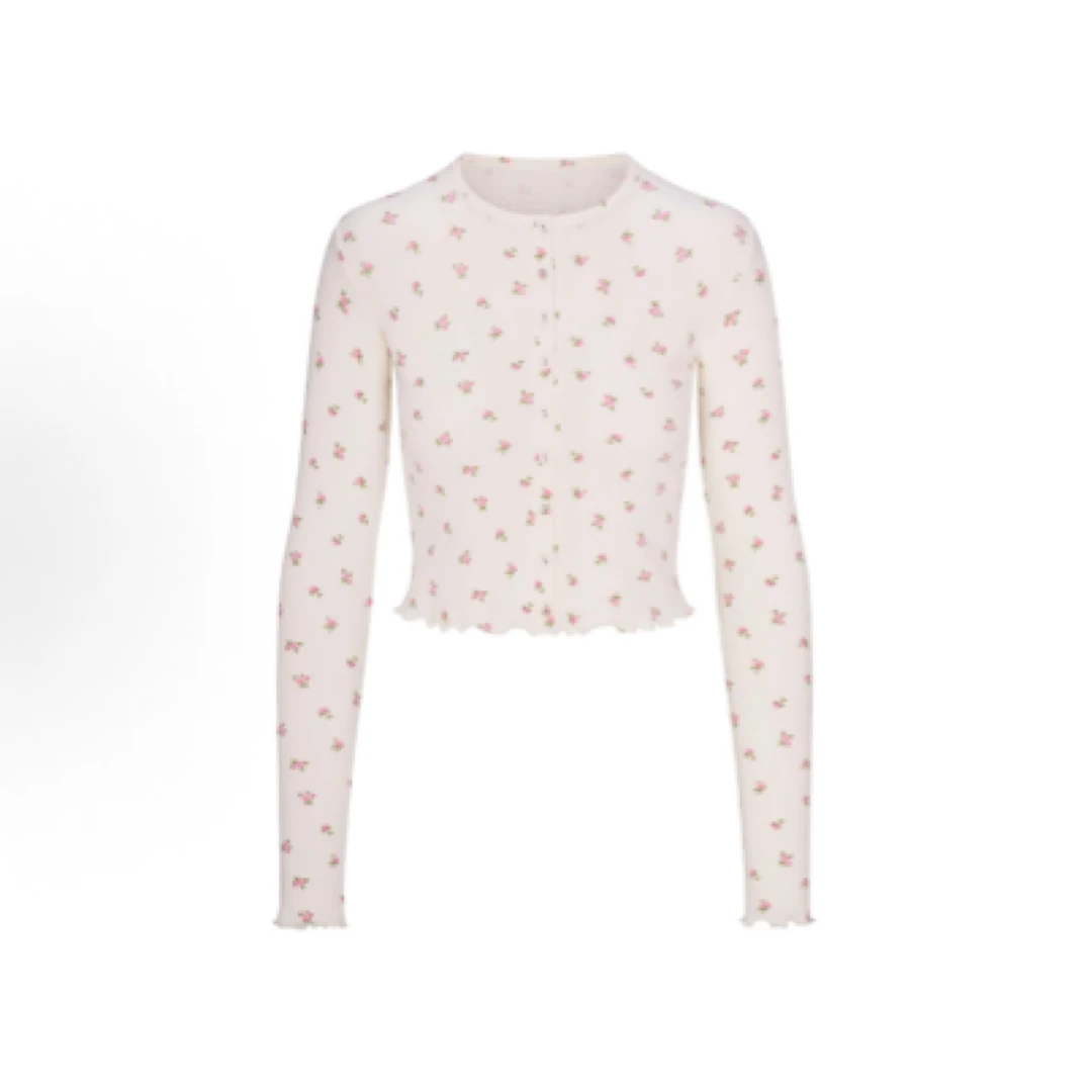 SKIMS LOGO POINTELLE CARDIGAN 圆领莴苣边短款单排扣长袖 T恤