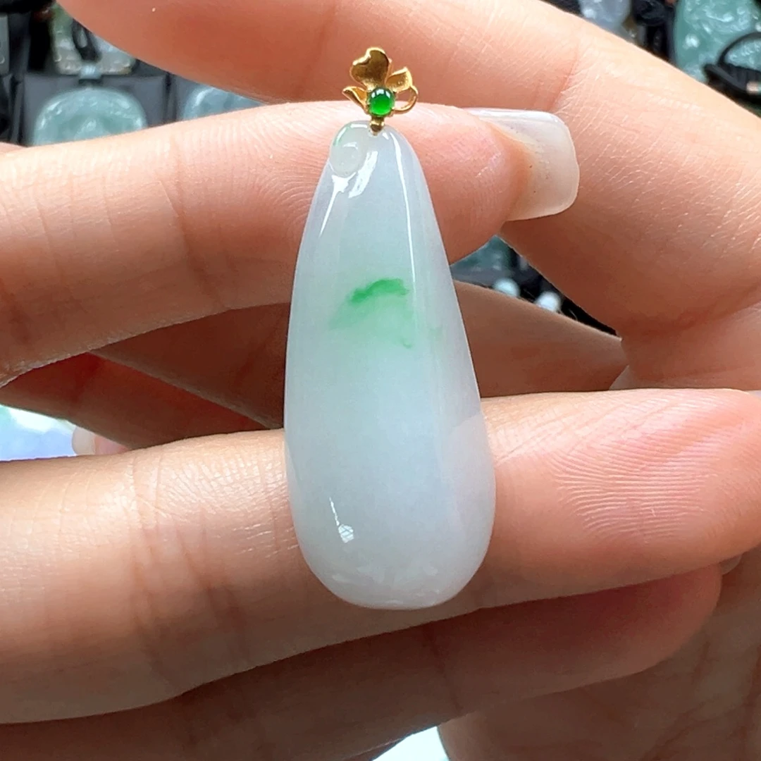 翡翠18K金镶嵌颈饰佛瓜