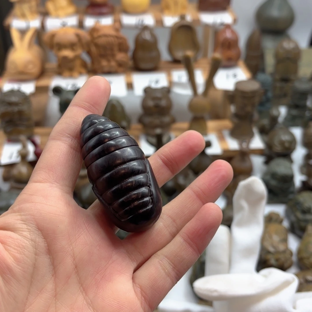 ****羴木紫光檀蚕蛹宝宝把件