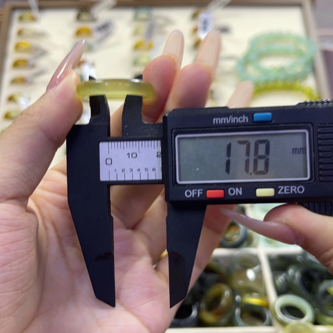 蛇纹石玉未镶嵌手镯17