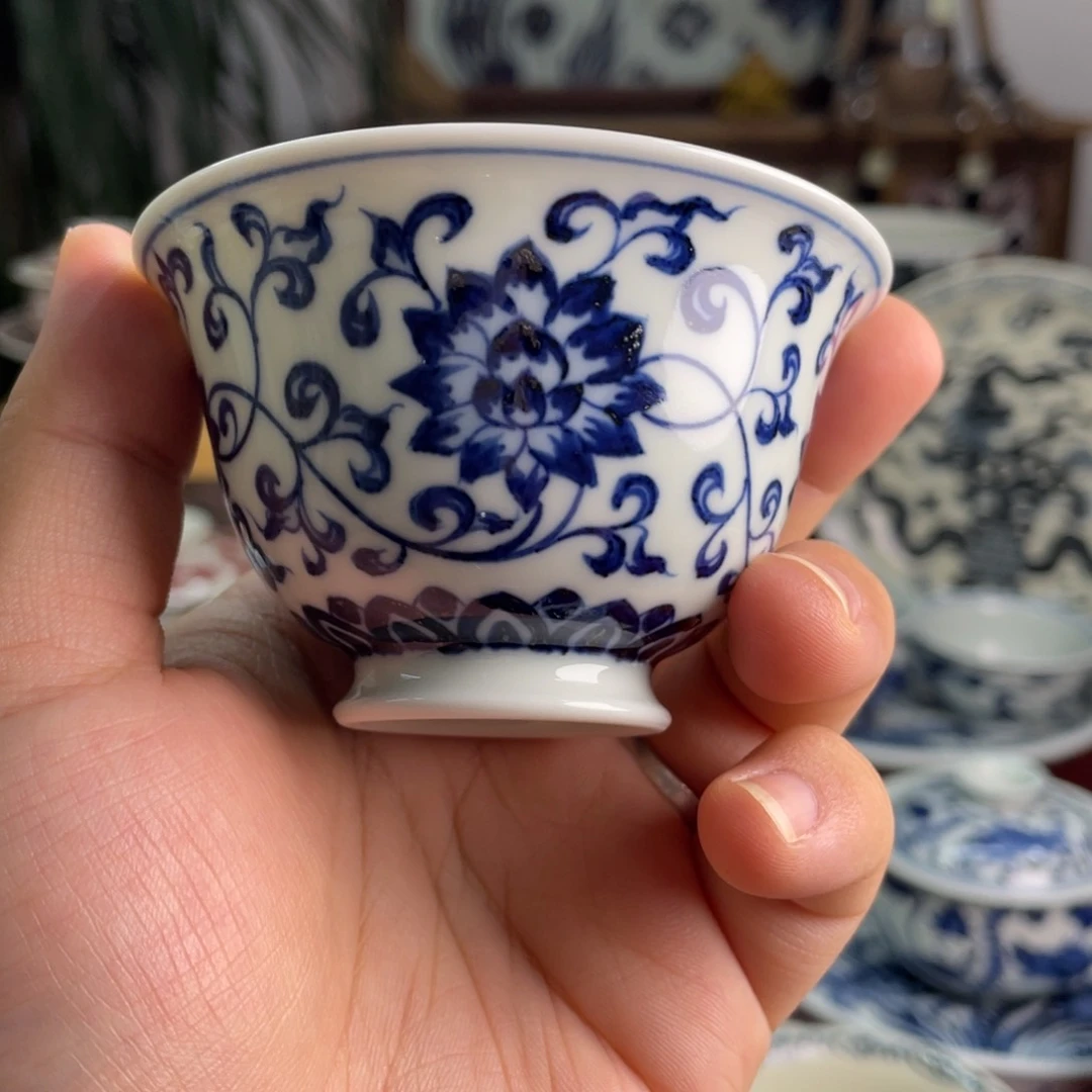 青花缠枝莲铃铛杯