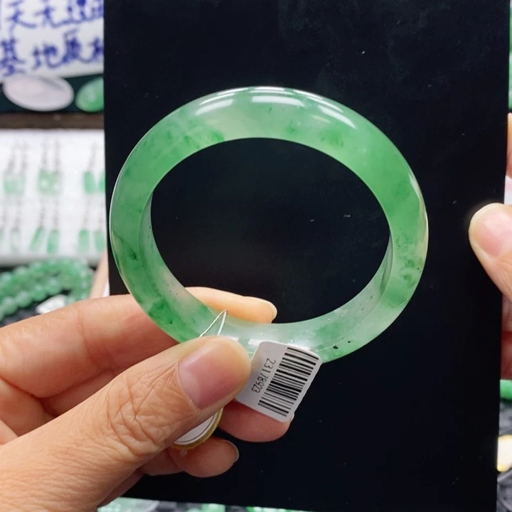 石英质玉未镶嵌手镯青青53-54多人