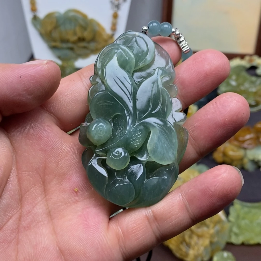 蛇纹石玉未镶嵌吊坠(不含链)