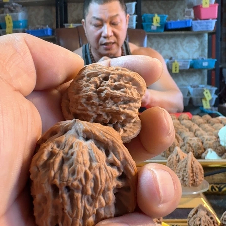 文玩核桃吊坠.**晏核桃