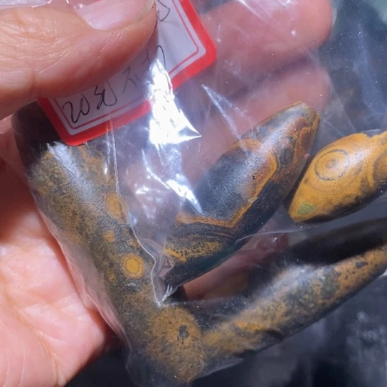 颈饰未镶嵌石英质玉罗*泉