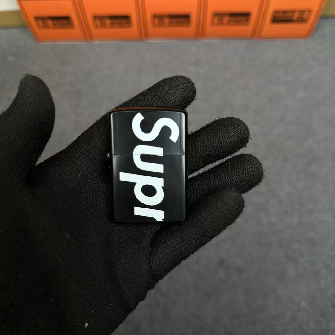 高颜值(黑色)打火机金属翻盖砂轮潮牌Supr创意个性(需自行加油)