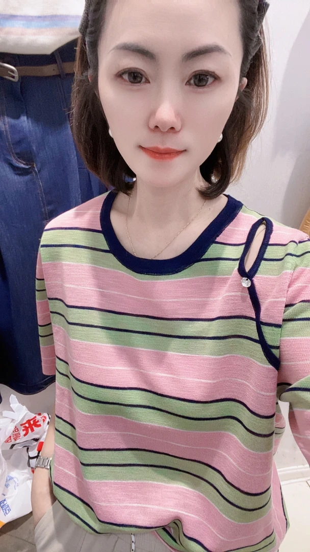 2025时尚洋气露肩针织条纹针织衫