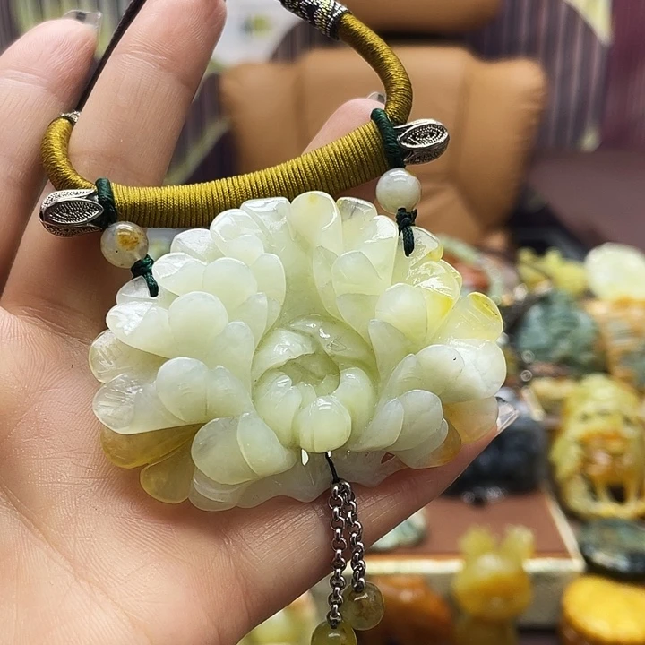 蛇纹石玉未镶嵌挂件