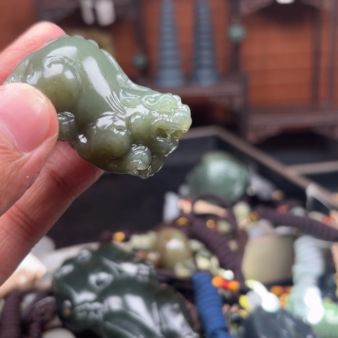 和田玉吊坠未镶嵌