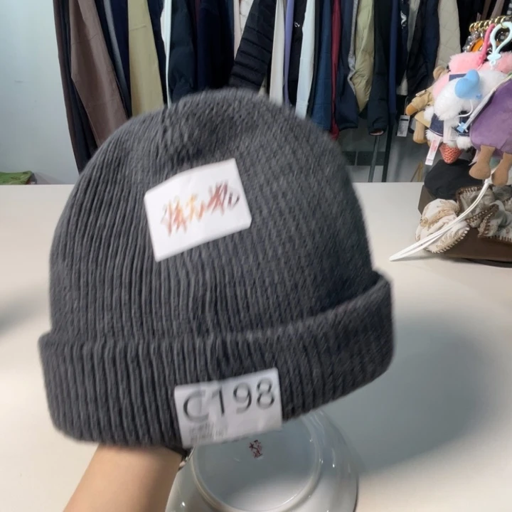 瓷片深灰色。。。。。。。。。。。我