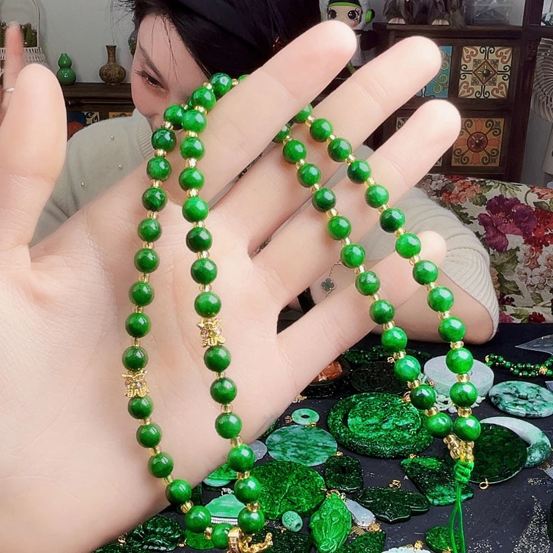 颈饰未镶嵌翡翠多样性