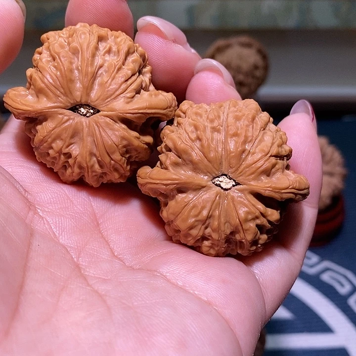 文玩核桃把件易*40血麒麟