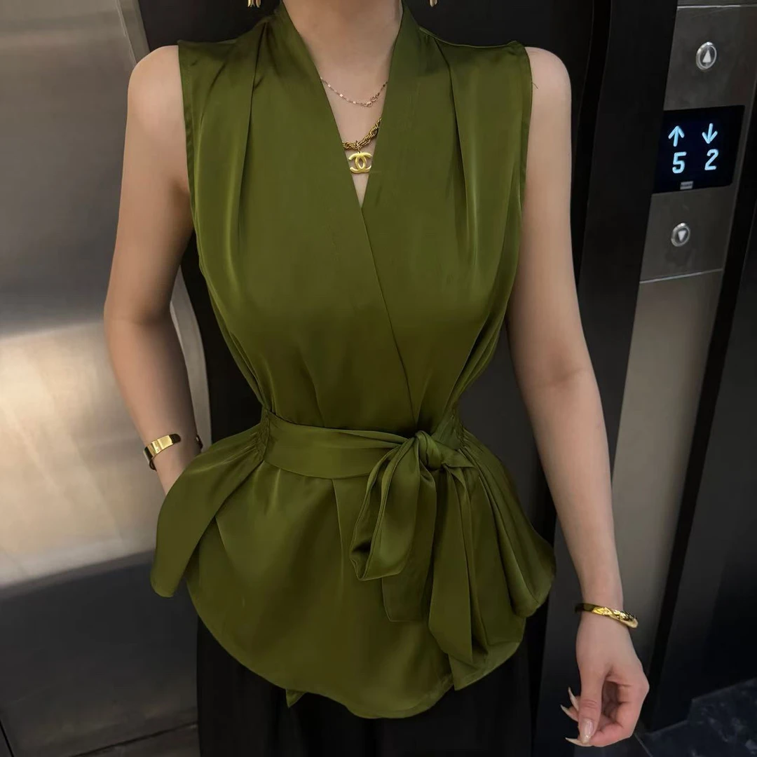 高级感缎面v领绑带交叉无袖衬衫女2025夏季御姐风收腰气质上衣ins