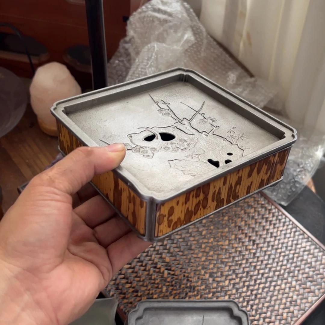 老锡壶承方形的活动呢