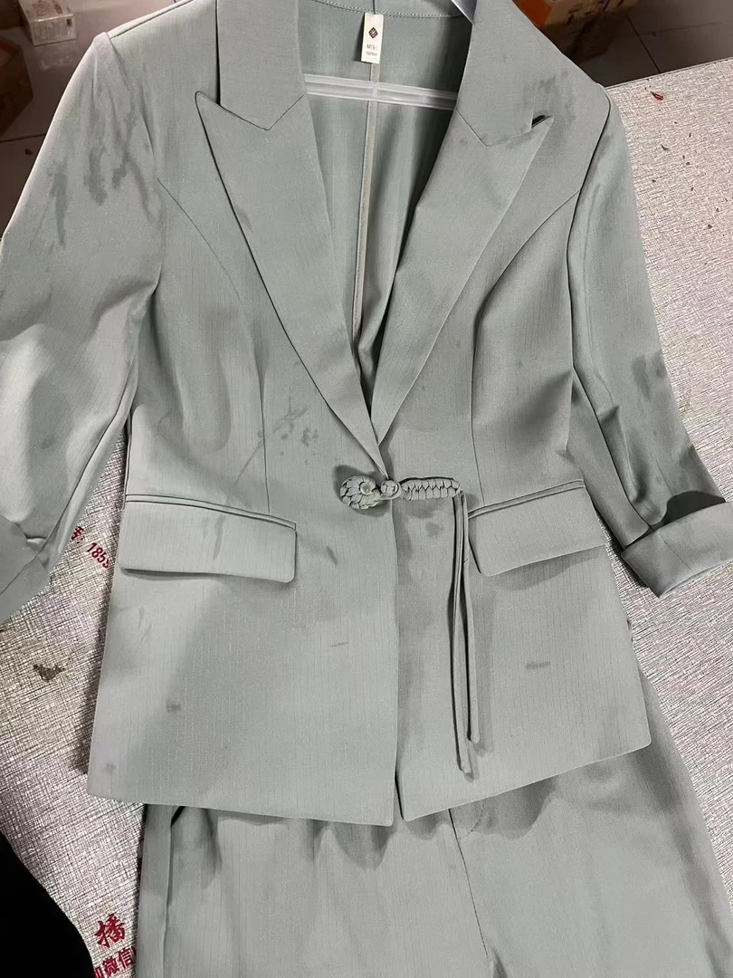 楠楠右3-1下9008女款套装