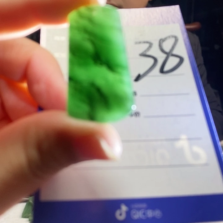 密玉（石英质玉）未镶嵌颈饰