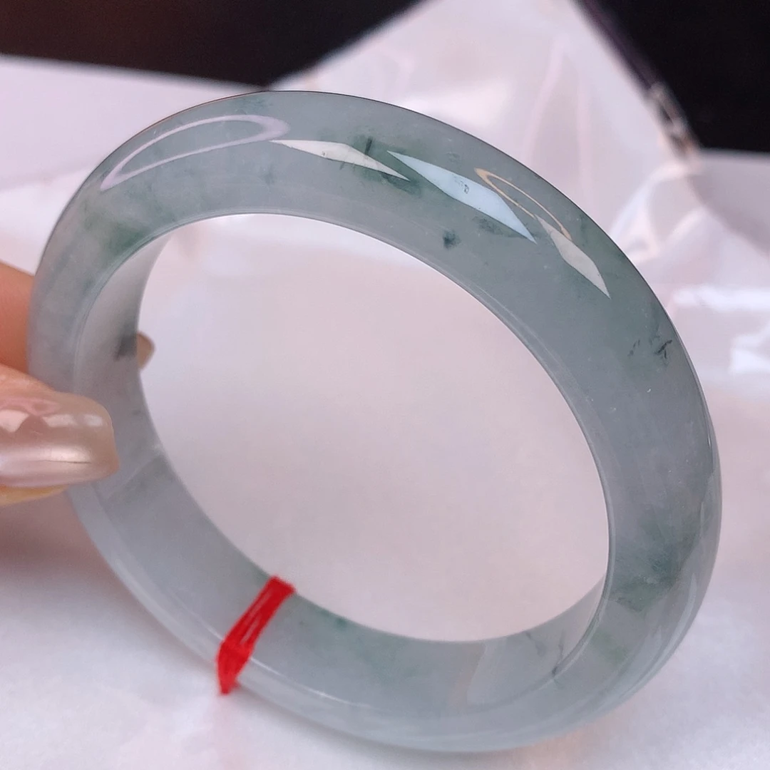 【闪购商品】翡翠手镯未镶嵌灵****人58翡翠手镯