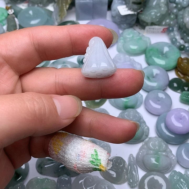 翡翠未镶嵌颈饰天然翡翠