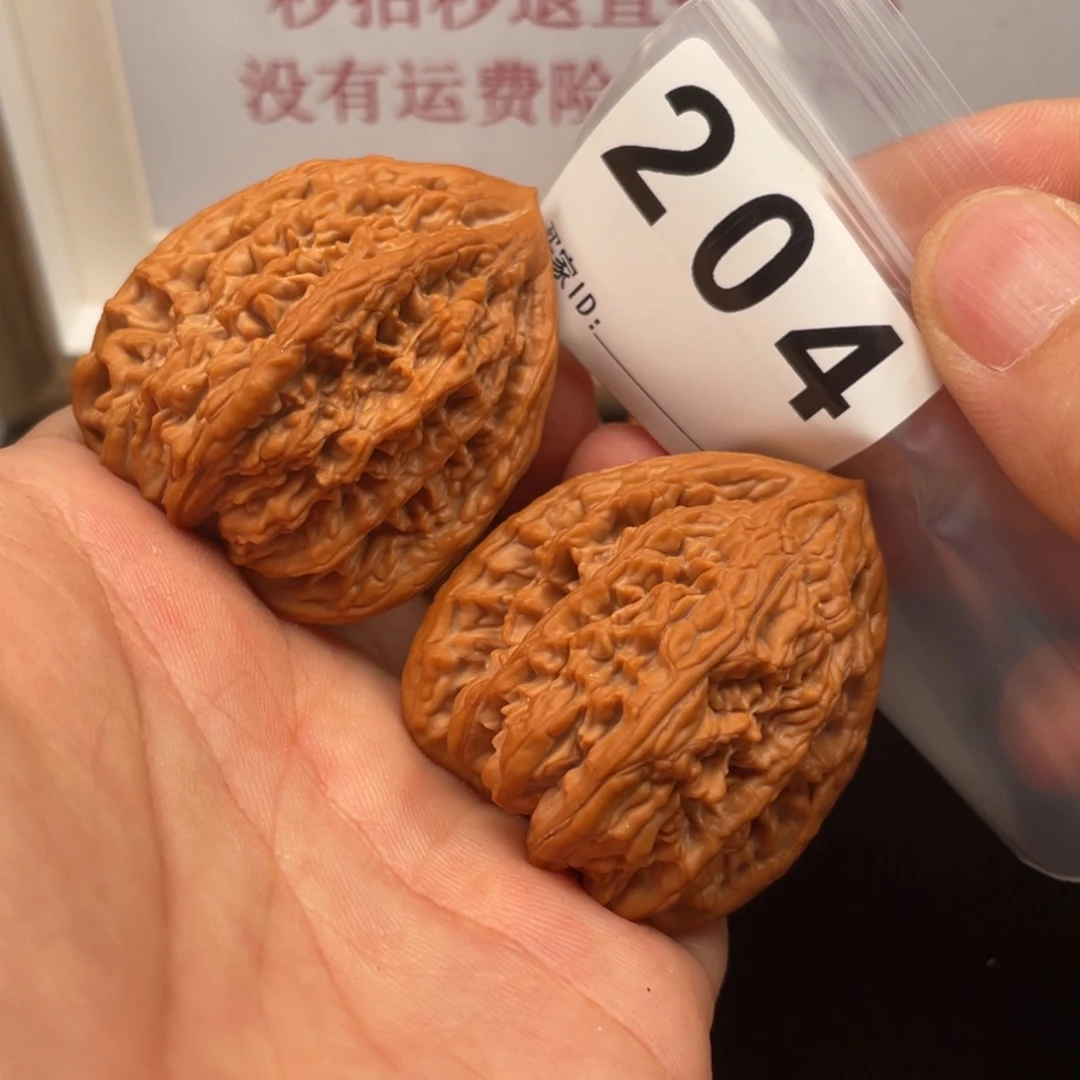 文玩核桃把件向*虎头王
