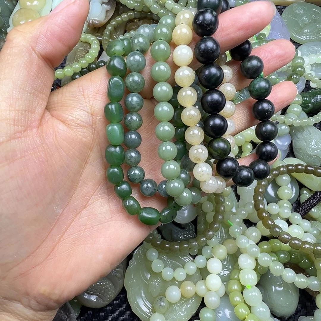 和田玉未镶嵌吊坠(赠链)