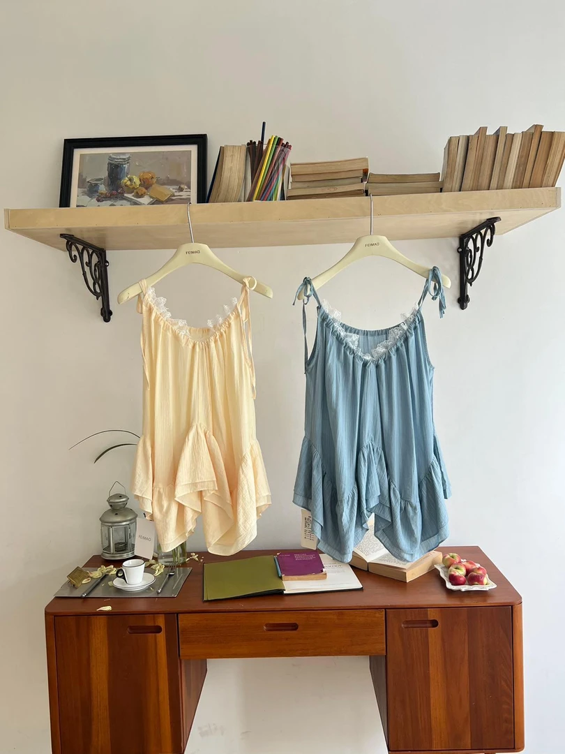 【浪漫松弛感】26912  不规则荷叶边系带背心海边度假风吊带上衣