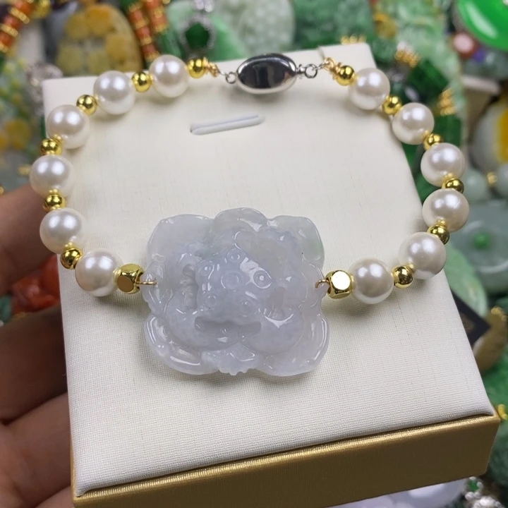 翡翠未镶嵌吊坠(赠链)