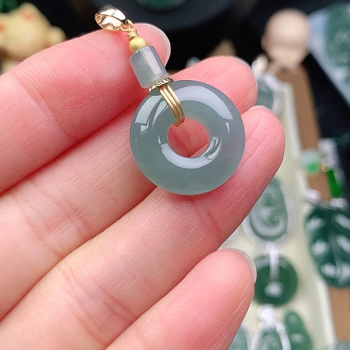 颈饰未镶嵌翡翠吊坠