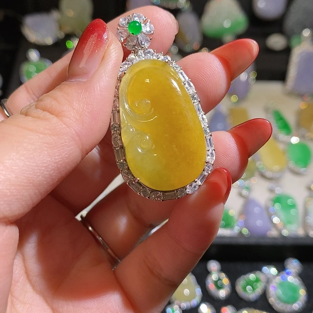 翡翠银S925镶嵌颈饰是****?天然翡翠